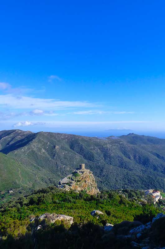La Tour de Sénèque dans le Cap Corse (tour génoise et randonnée)