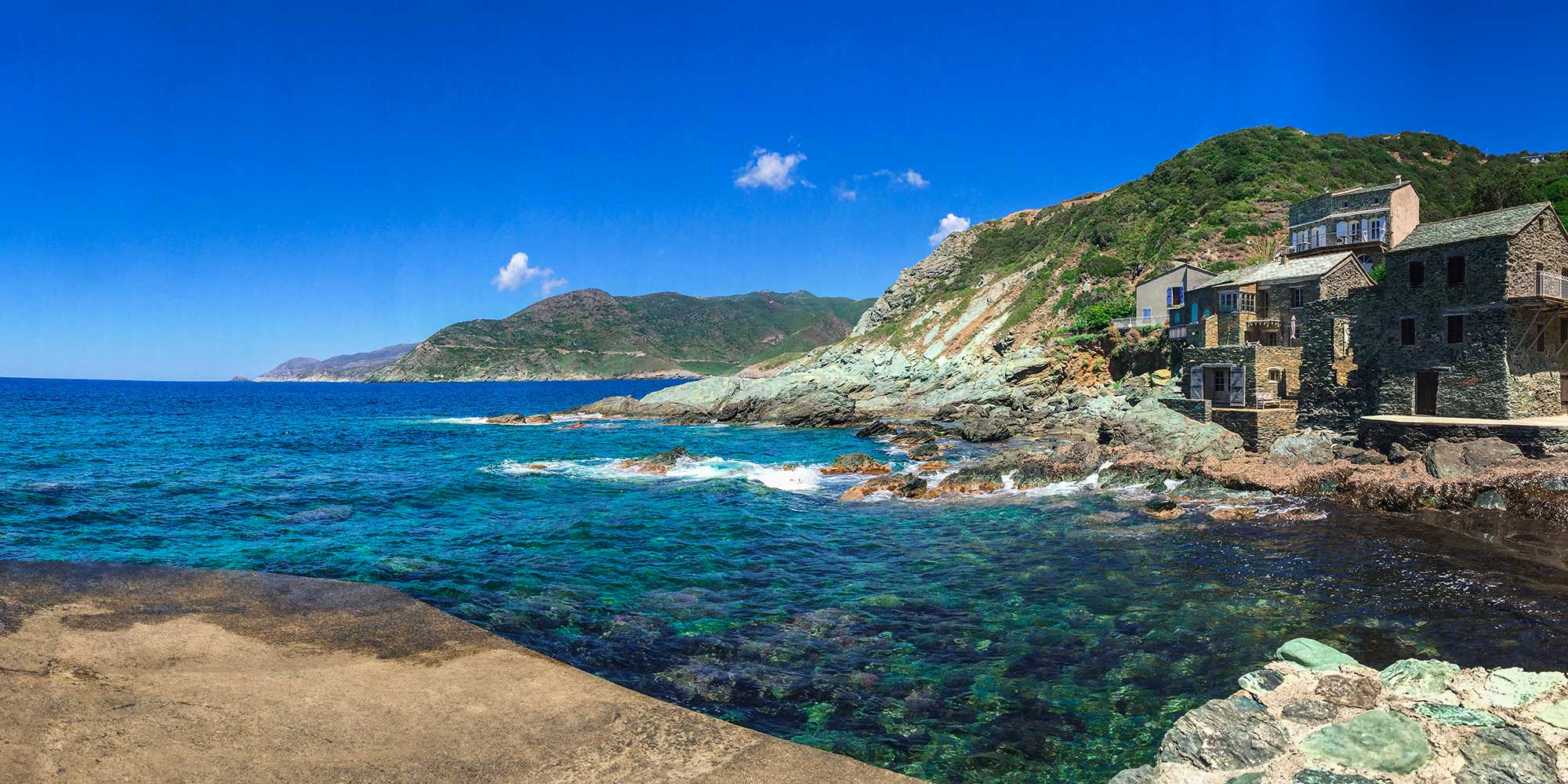 Locations de vacances à la marine de Pino dans le Cap Corse à quelques minutes de la mer et du village de Pino par Locations Cap Corse